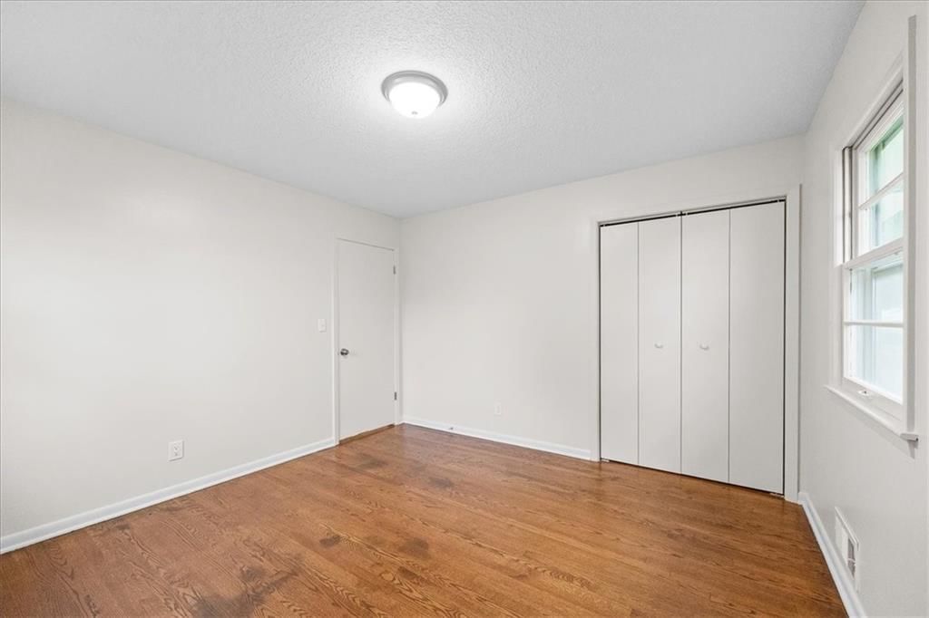 104 N June Street — photo 14