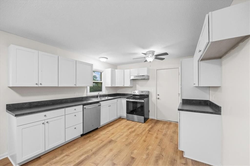 104 N June Street — photo 9