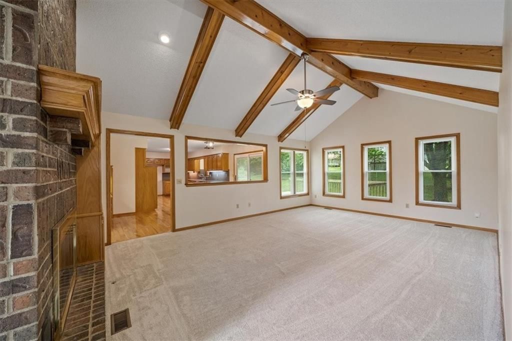 613 Lakeview Drive — photo 3