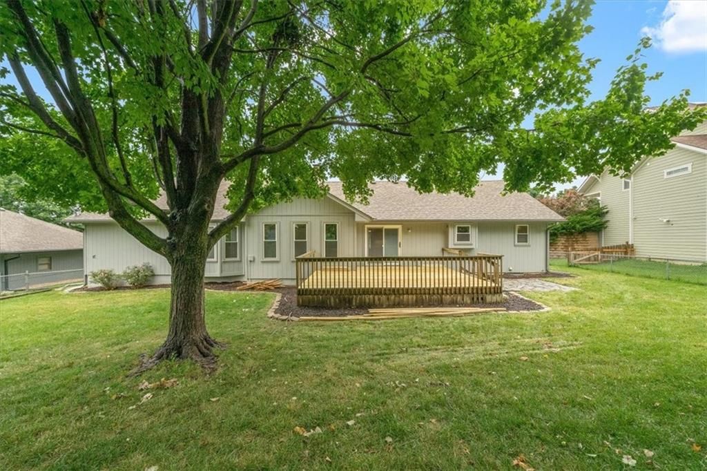 613 Lakeview Drive — photo 26