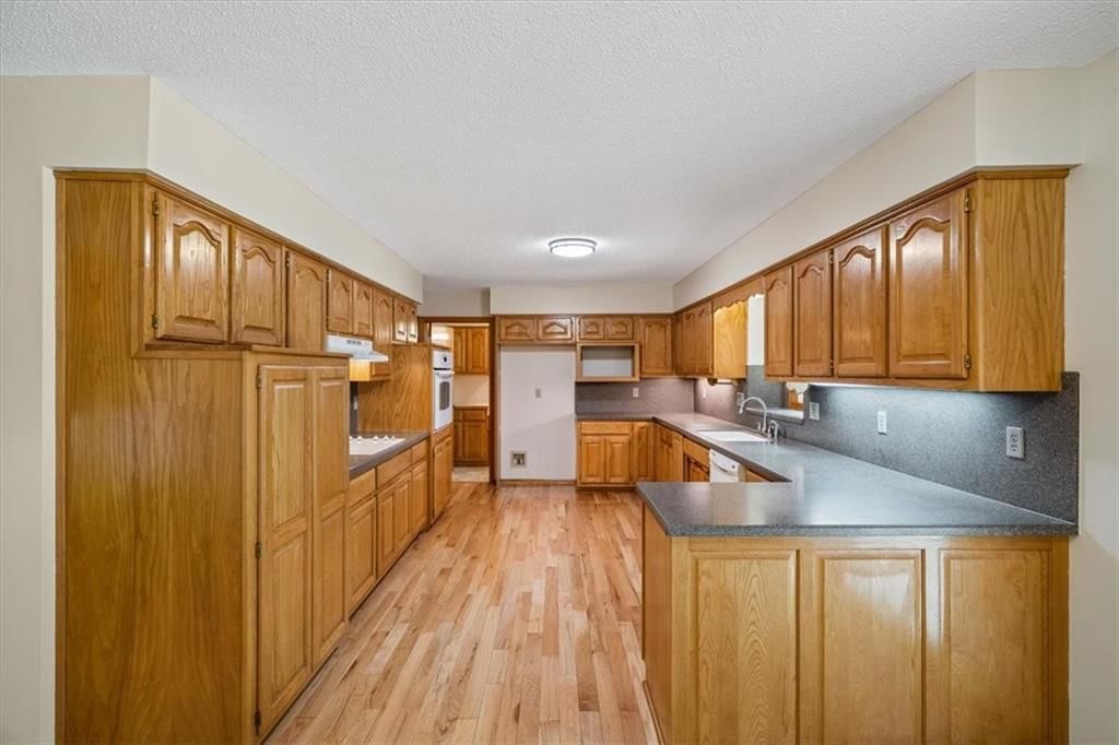 613 Lakeview Drive — photo 6