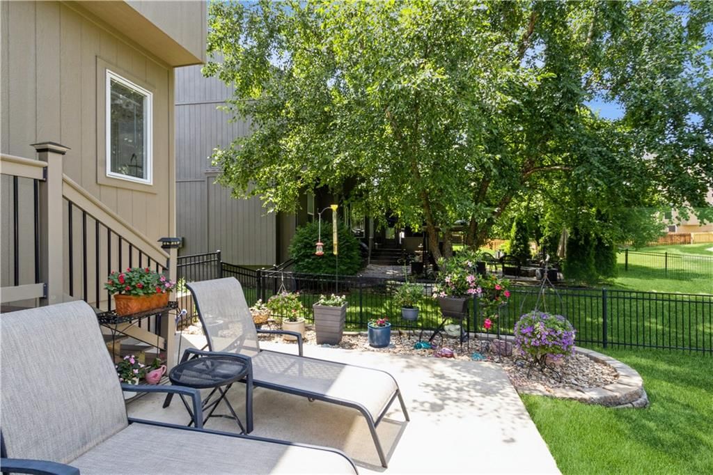 21602 W 100 Street — photo 32