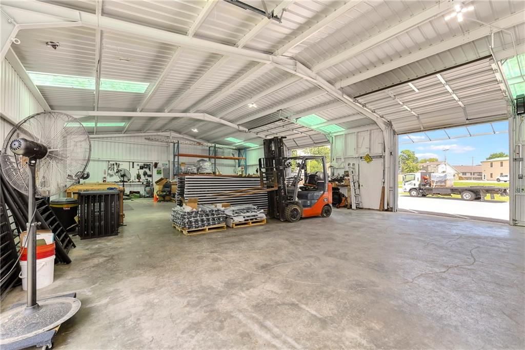 285 W Broadway Street — photo 16