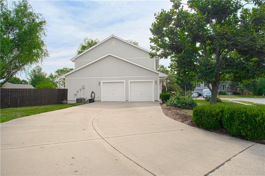 2212 Blue Bell Terrace — photo 36