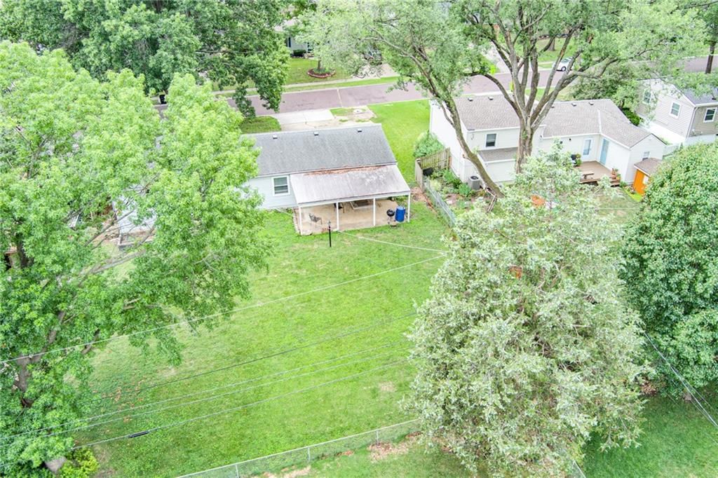 8926 W 101st Street — photo 32