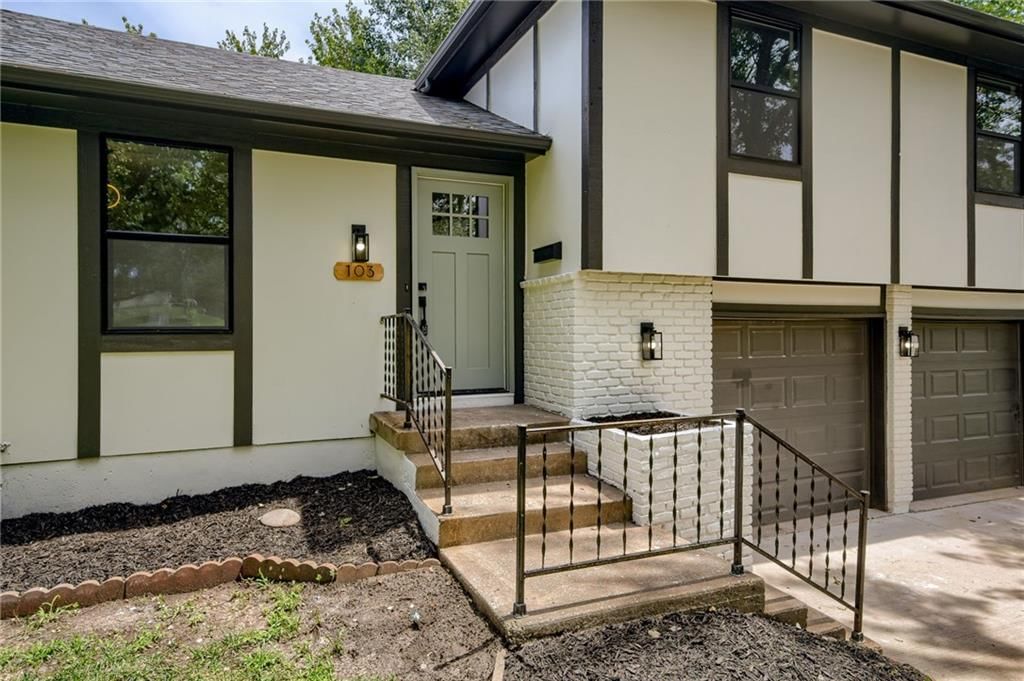 103 Manor Drive — photo 2
