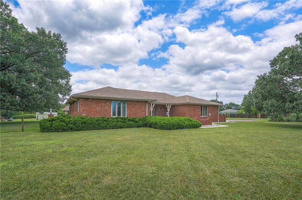 22611 Old Kansas City Road — photo 4