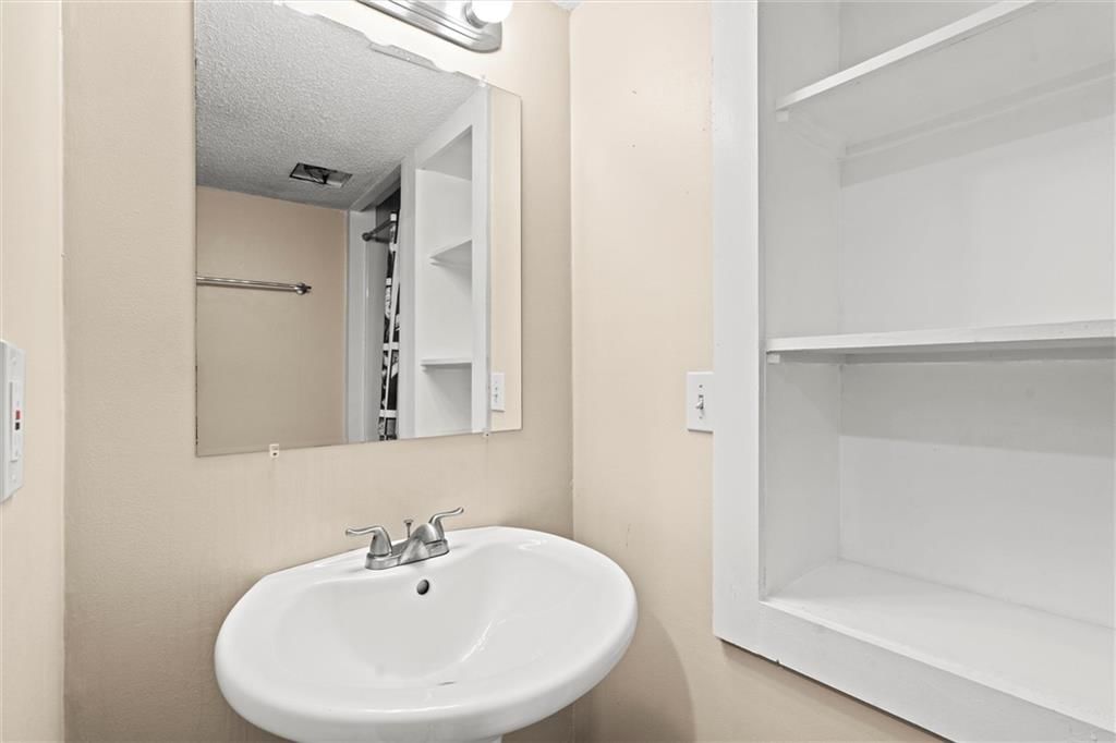 8620 W 109TH Street — photo 22