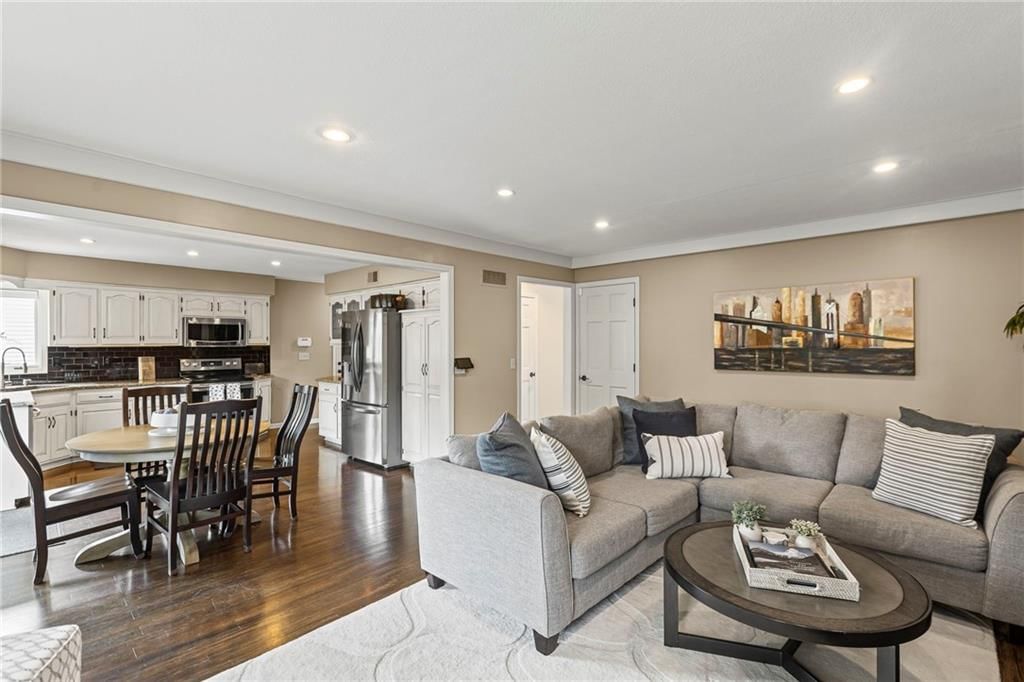 11425 MARTY Street — photo 13