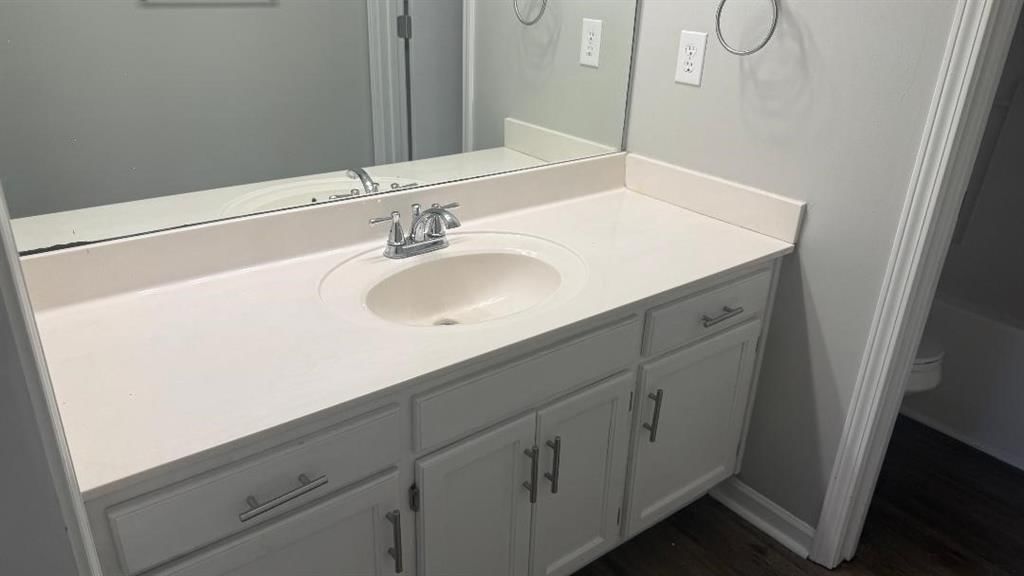 1000 Weschester Court — photo 12