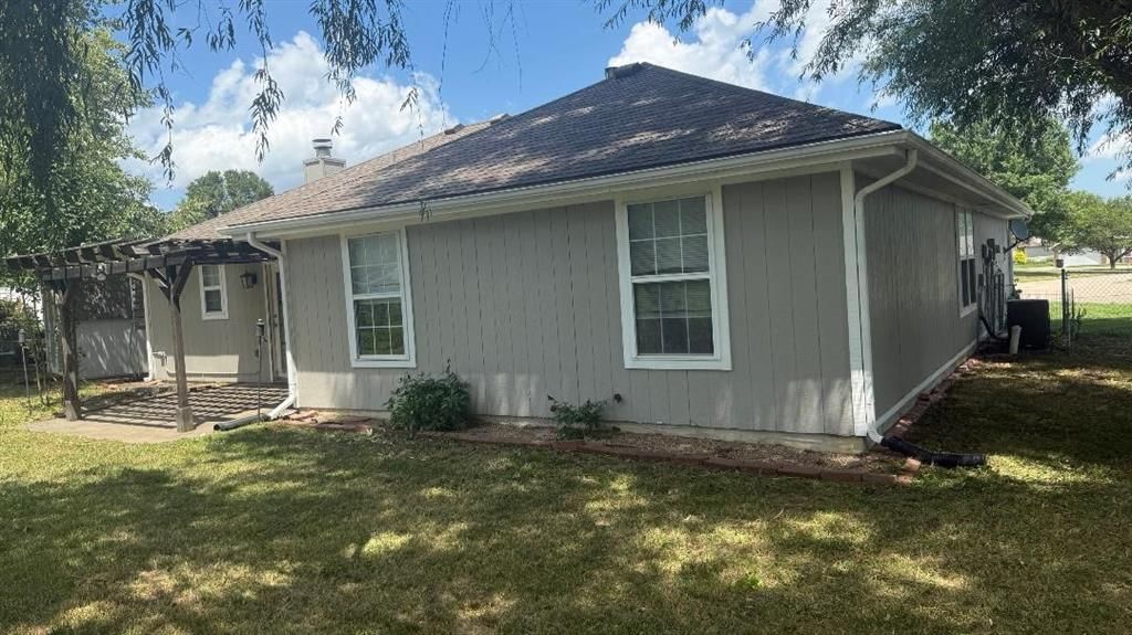 1000 Weschester Court — photo 16