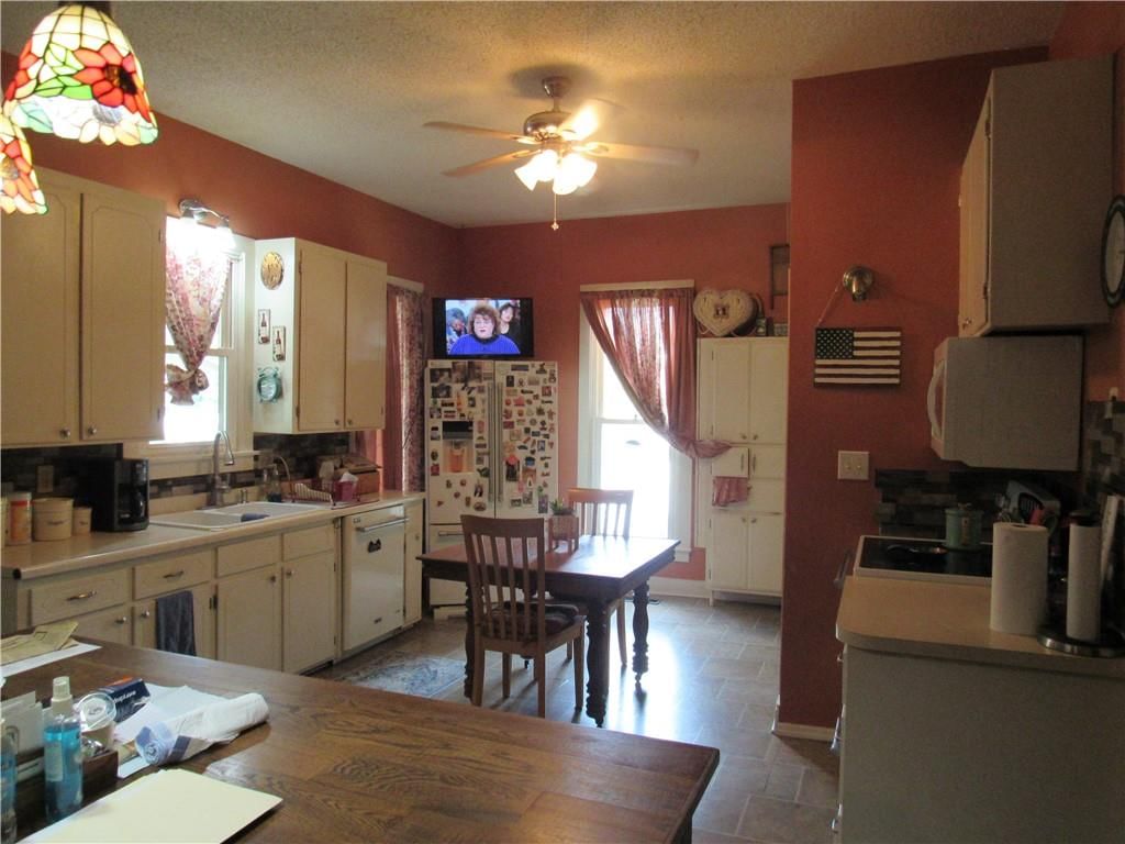 402 N Independence Street — photo 12