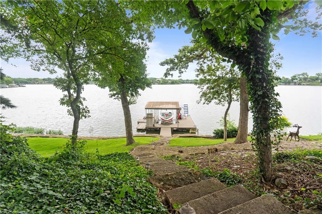 432 S Shore Drive — photo 3