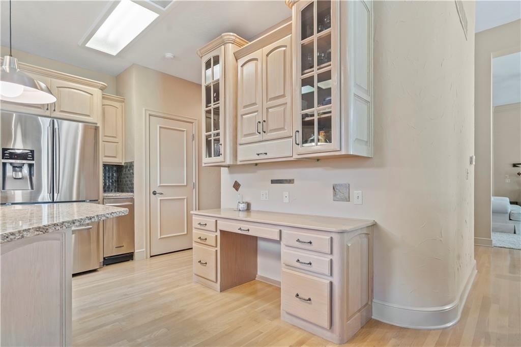 432 S Shore Drive — photo 35