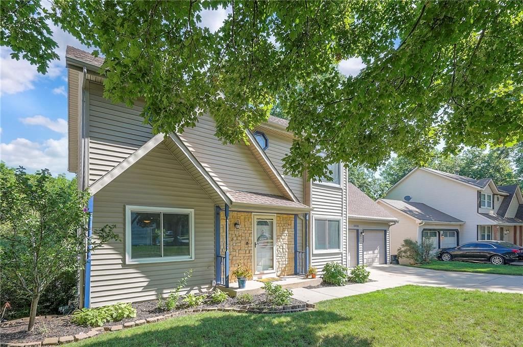 15616 W 123rd Terrace — photo 3