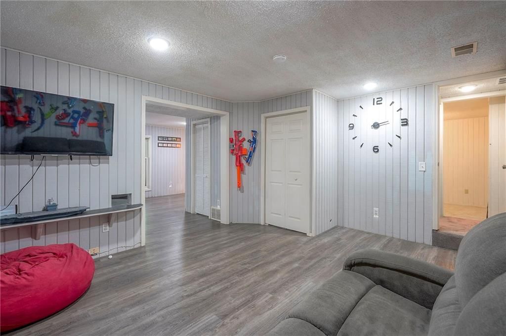 15616 W 123rd Terrace — photo 31