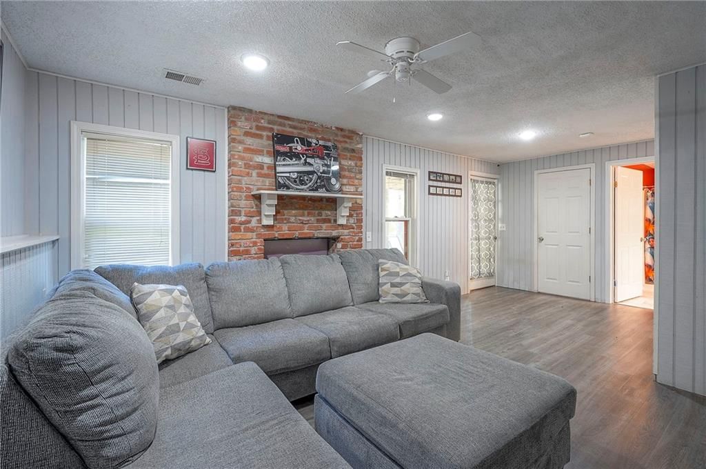 15616 W 123rd Terrace — photo 33