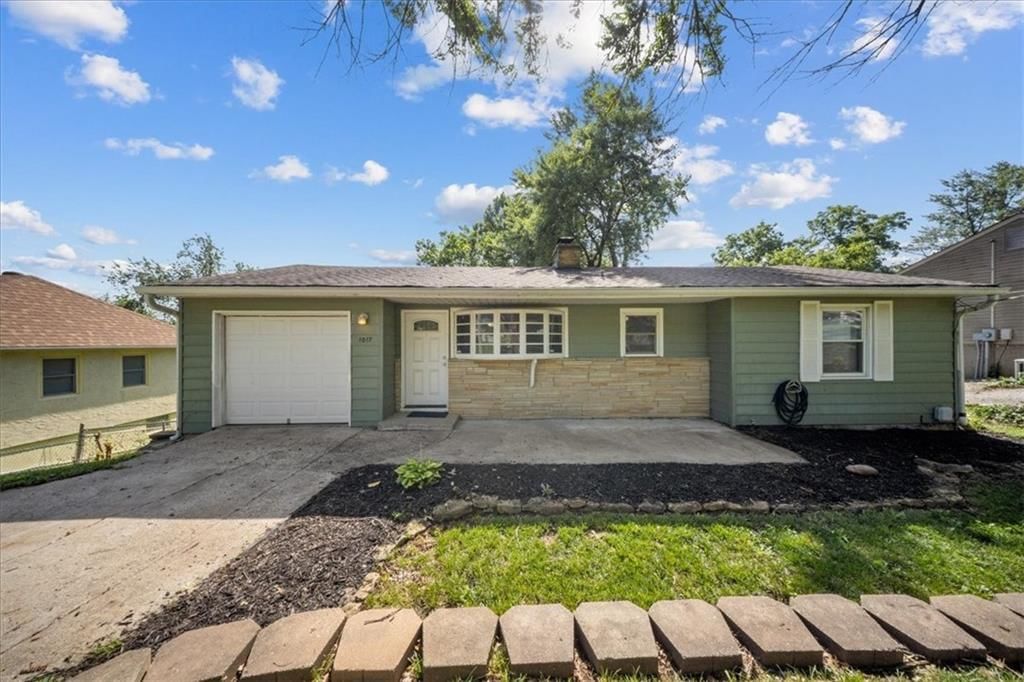 1017 S Trail Ridge Drive — photo 2