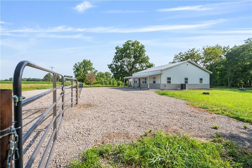 24104 Xavier Road — photo 11