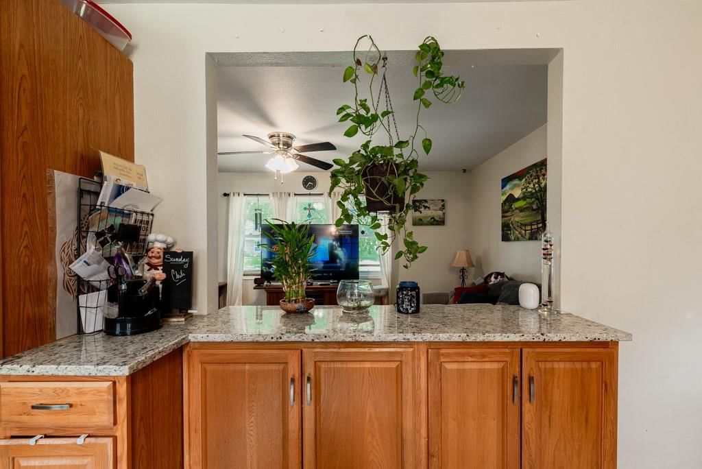 5654 N Tullis Avenue — photo 7