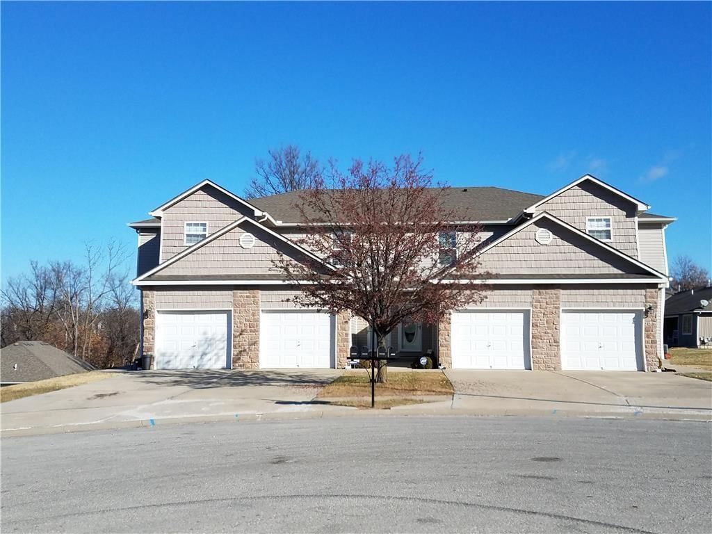 10517 E 45th Place, Kansas City, MO