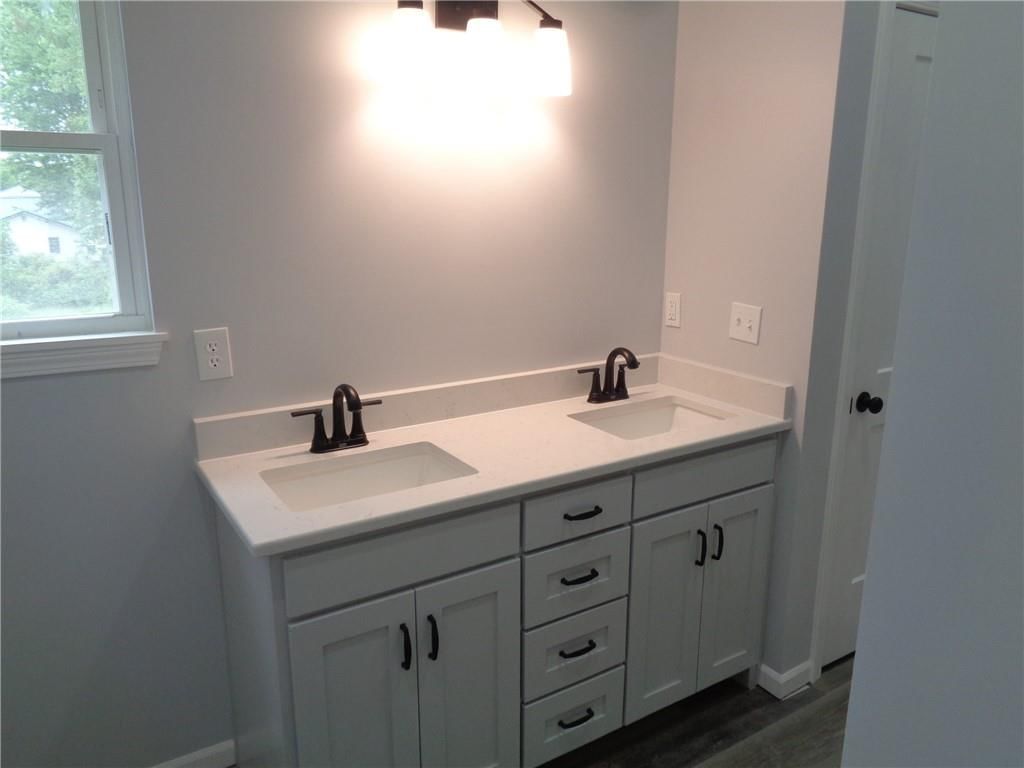 804 N Wright Avenue — photo 37