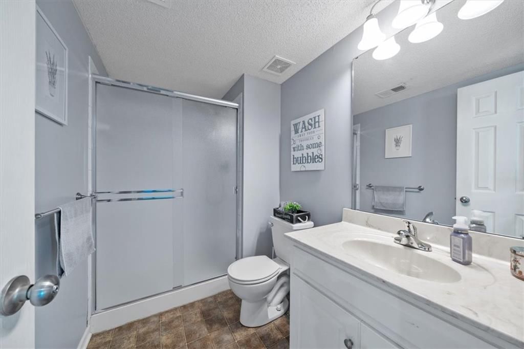 103 N Pecan Street — photo 17