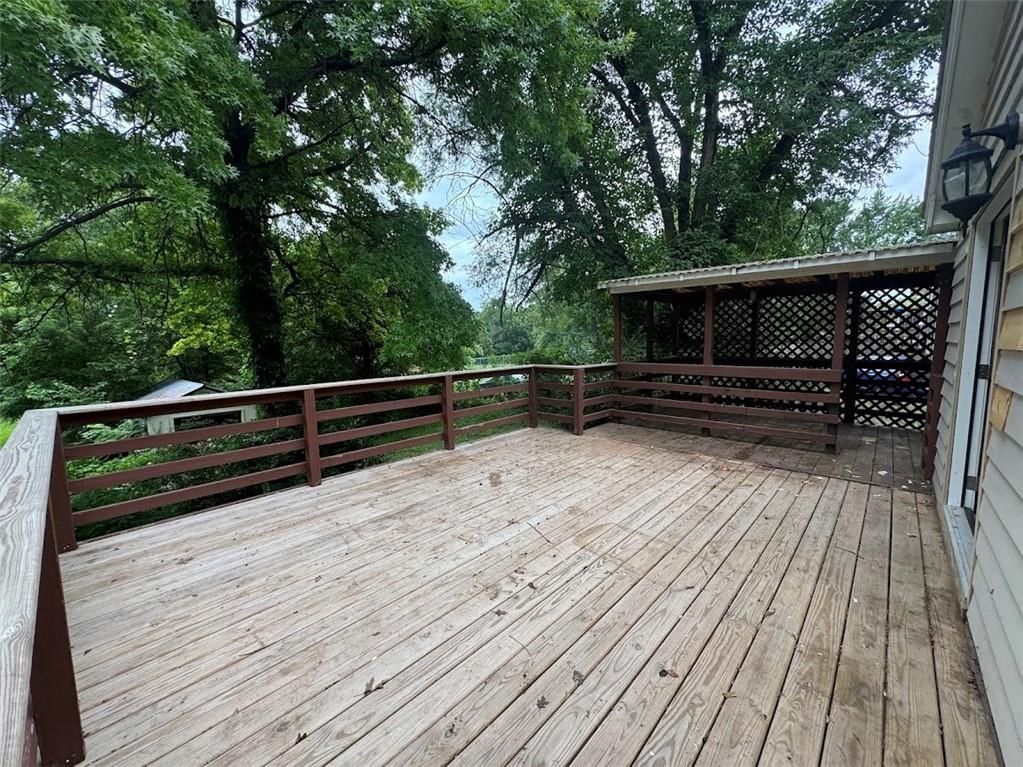 2011 N Hines Road — photo 6