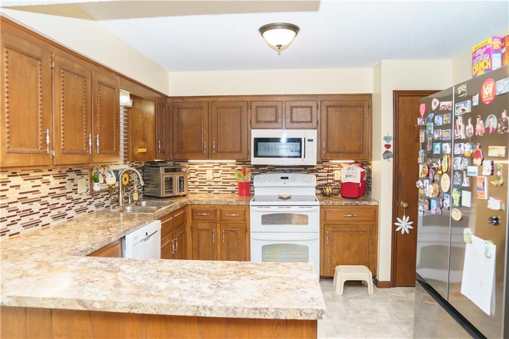 9730 Overhill Drive — photo 12