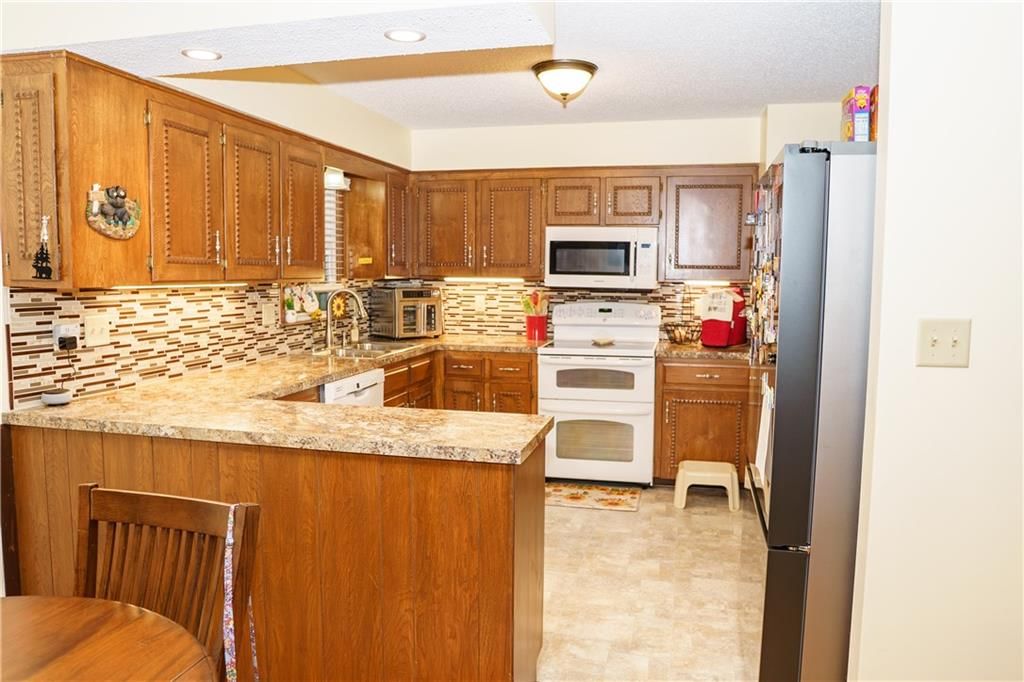 9730 Overhill Drive — photo 13