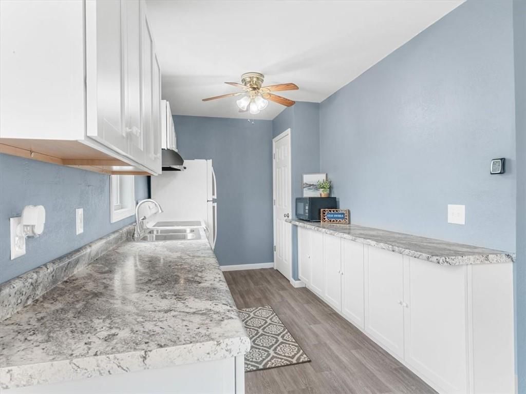 517 Lake Shore Drive — photo 8