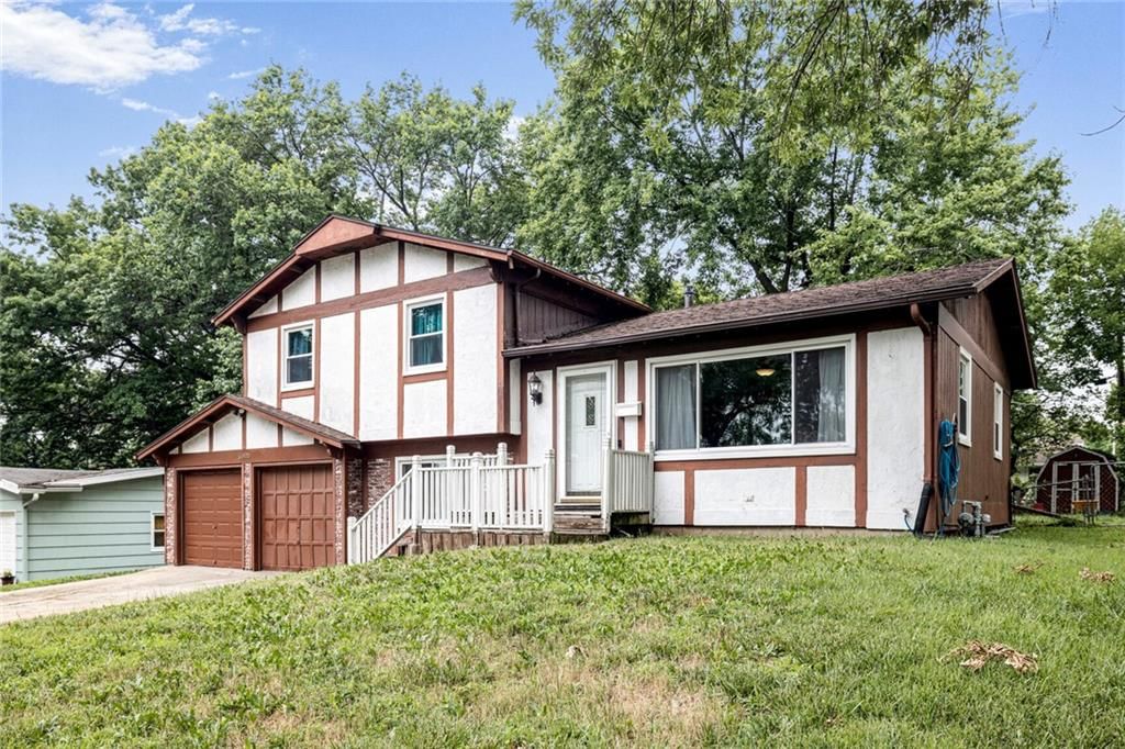 8826 Marty Street — photo 2