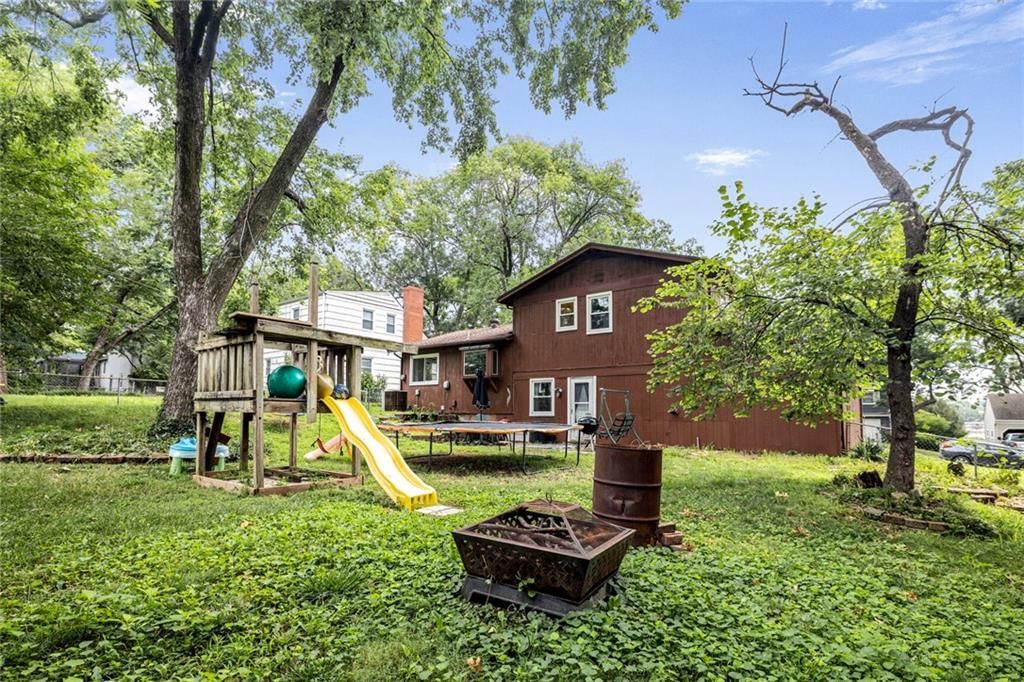 8826 Marty Street — photo 18