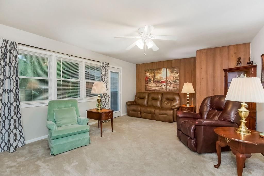 4022 S Fuller Avenue — photo 4