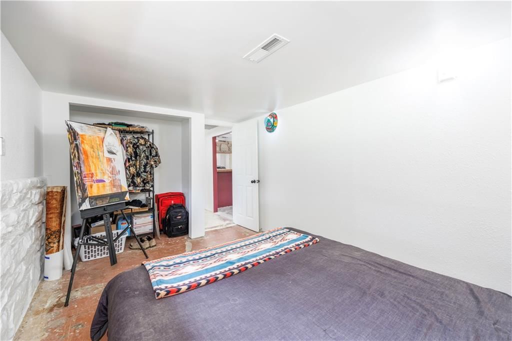 222 Lakeview Drive — photo 10
