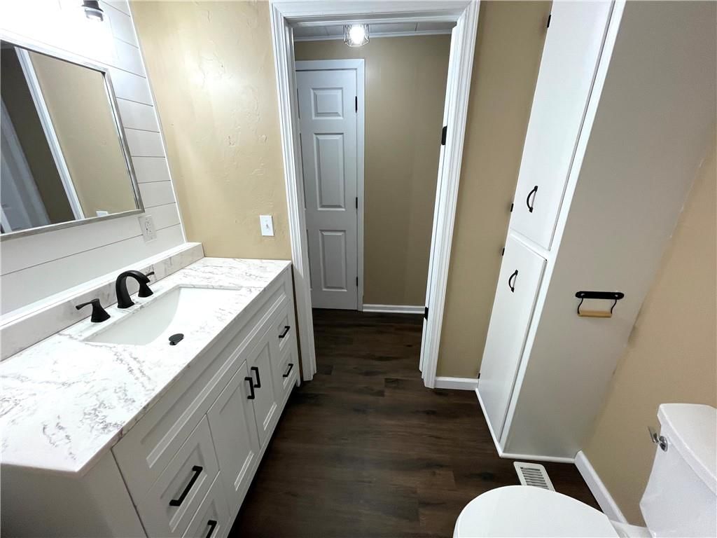 110 W Shawnee Street — photo 14