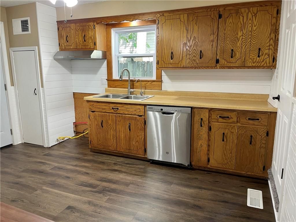110 W Shawnee Street — photo 26