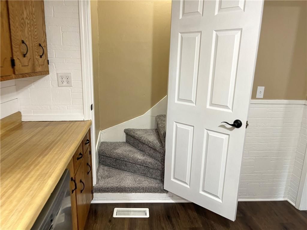 110 W Shawnee Street — photo 30