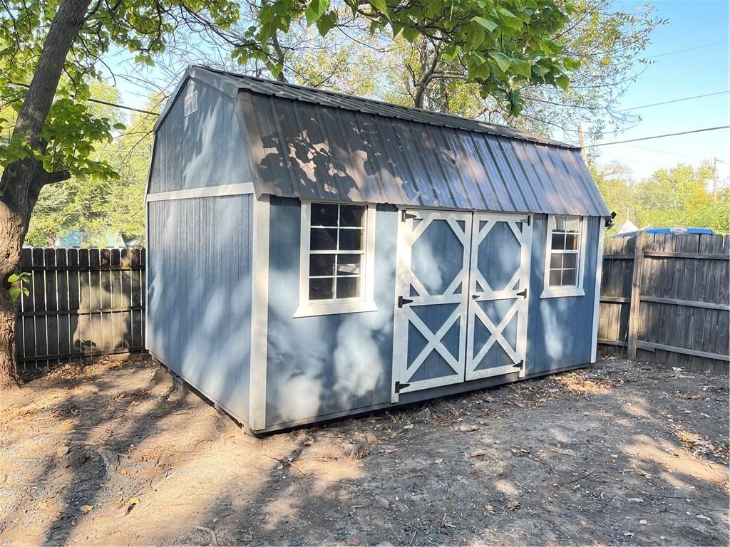 110 W Shawnee Street — photo 36