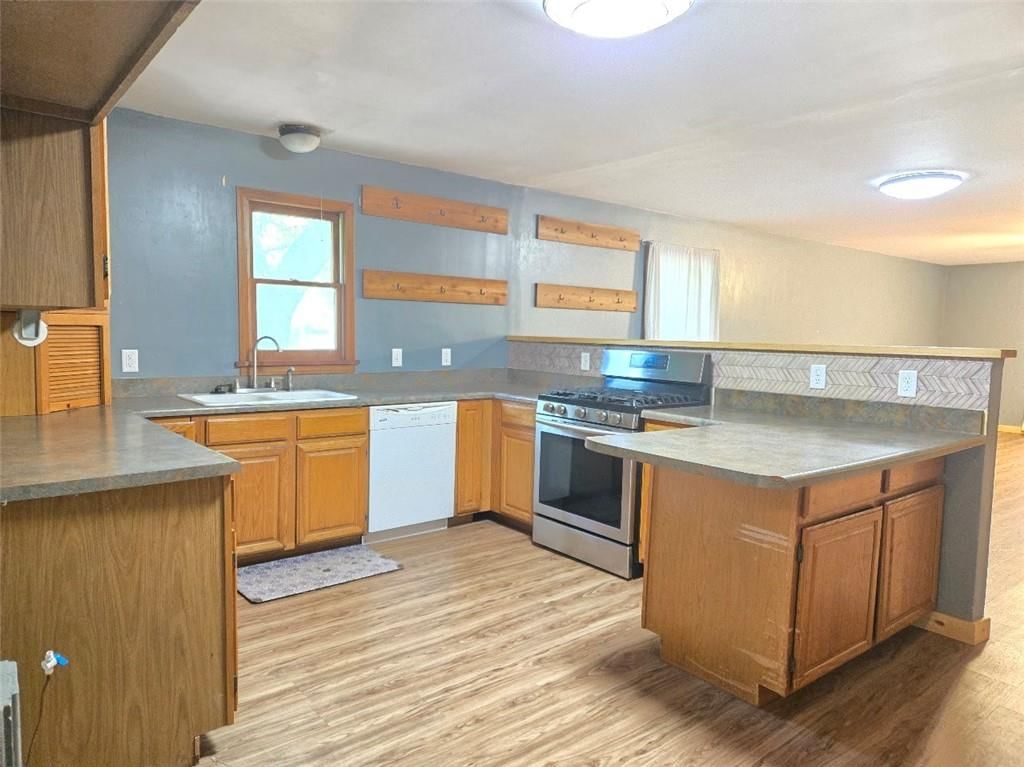 524 W 2nd Street — photo 15