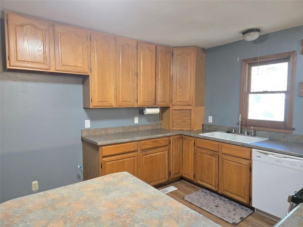 524 W 2nd Street — photo 17