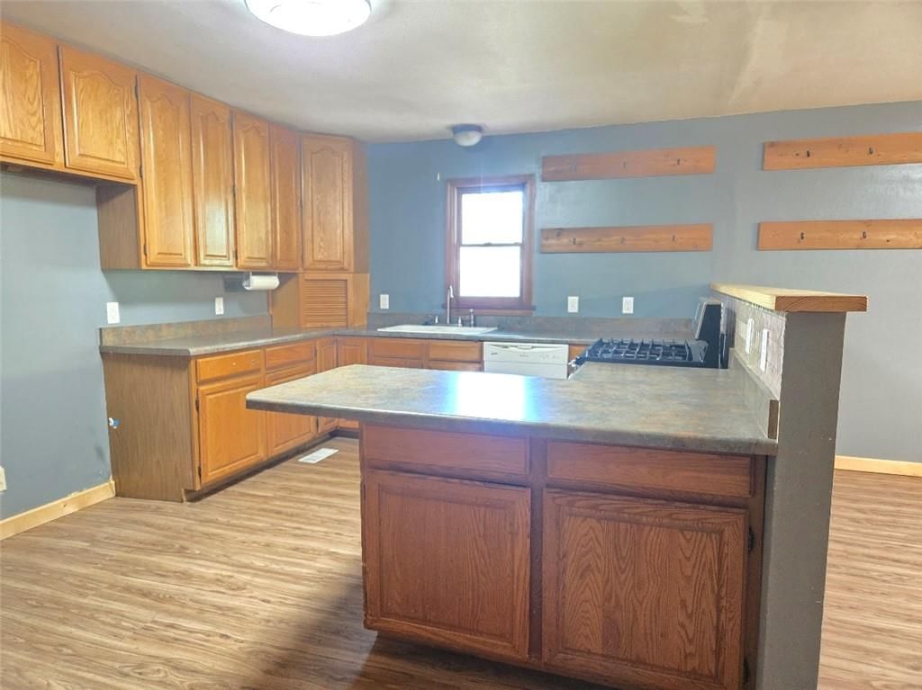 524 W 2nd Street — photo 20