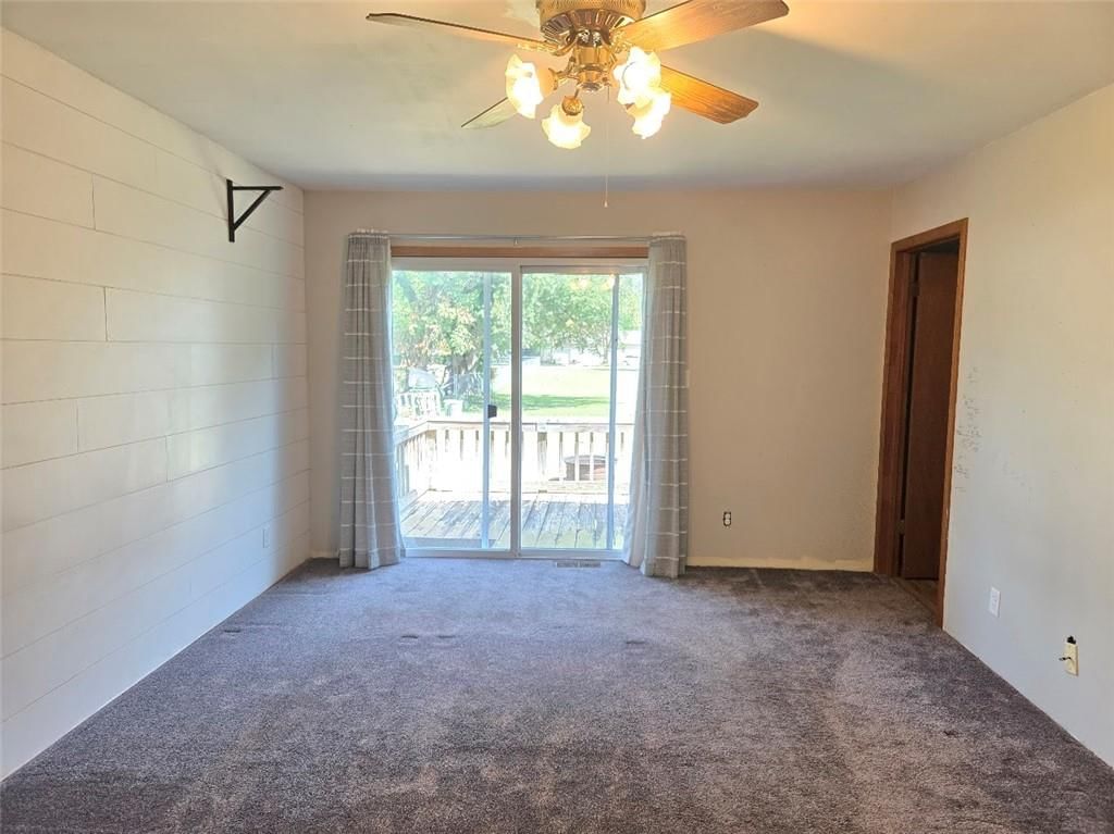 524 W 2nd Street — photo 36