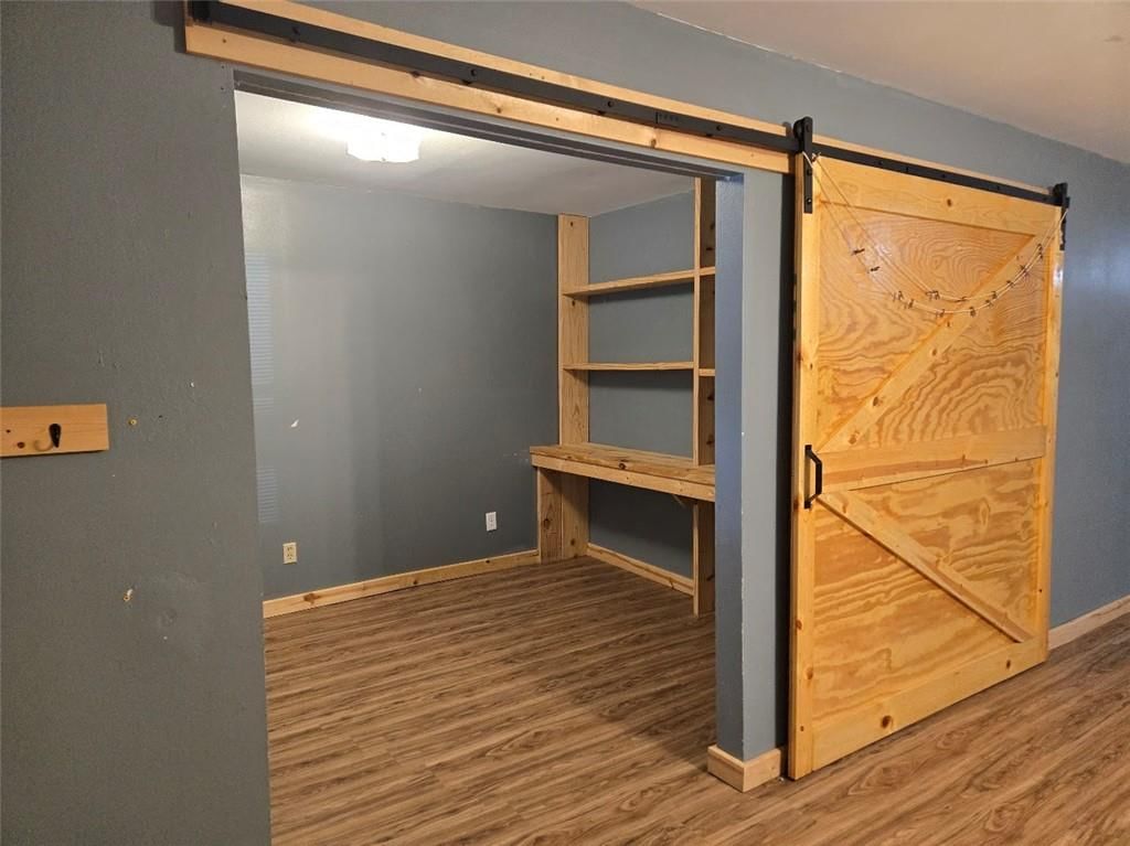 524 W 2nd Street — photo 9