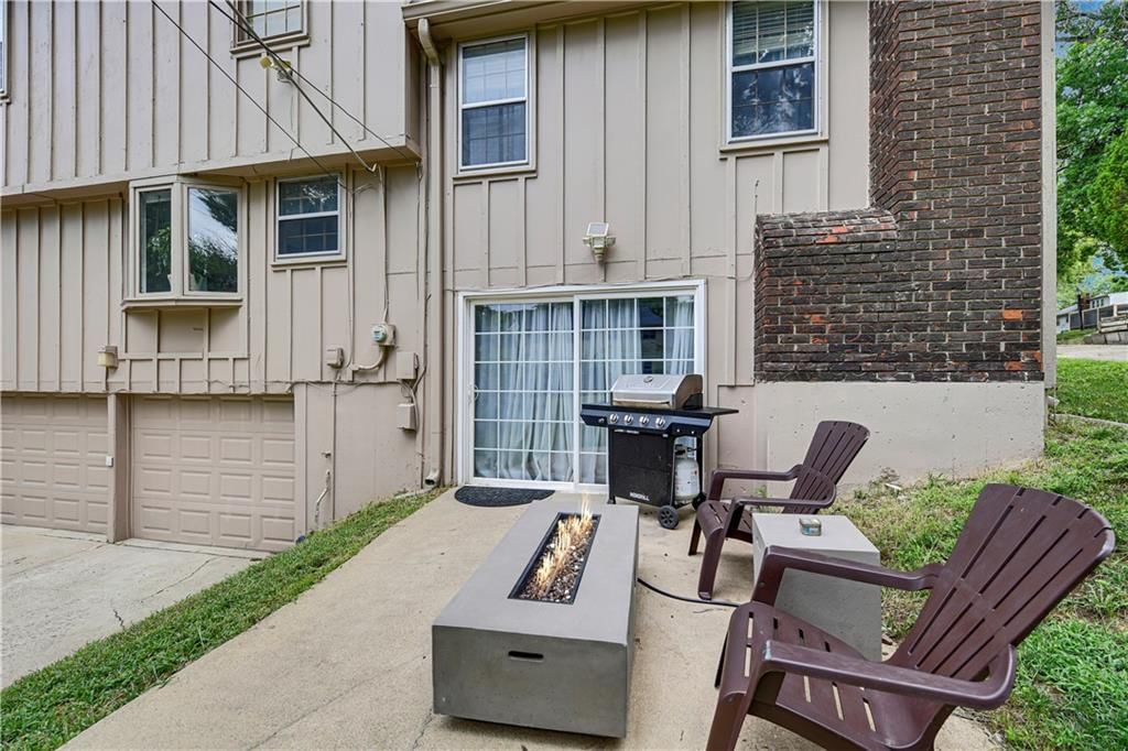 1309 E 98th Terrace — photo 31