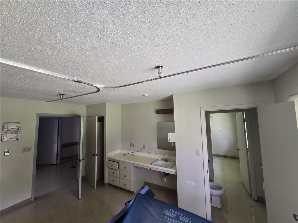 300 Cedar Street — photo 29