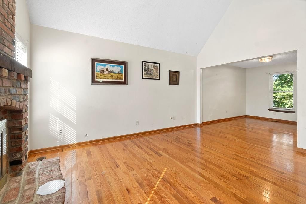 13920 S Sycamore Street — photo 3