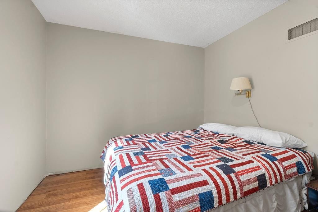 13920 S Sycamore Street — photo 9