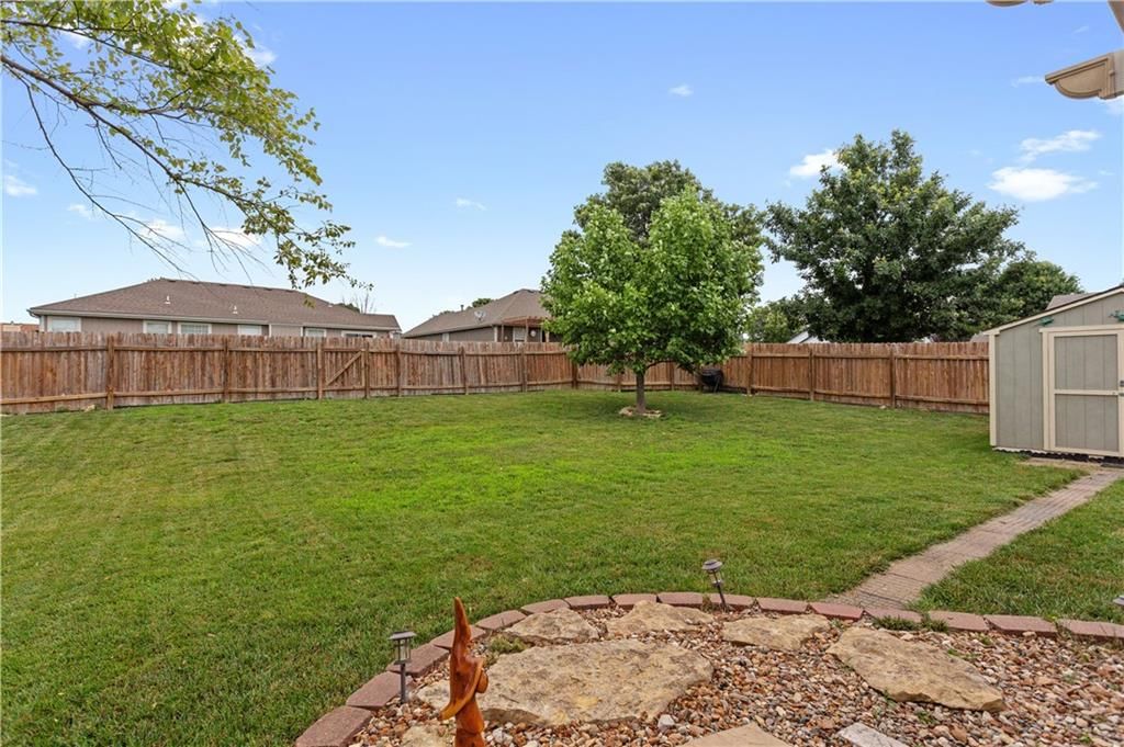306 Montrose Cove — photo 23