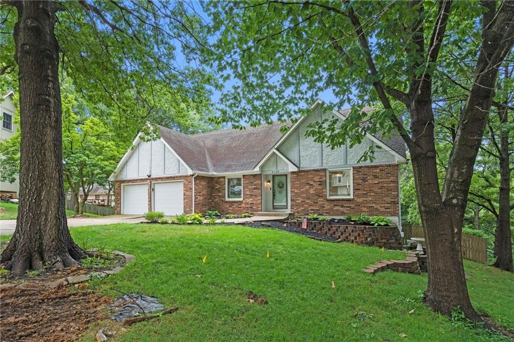 2108 SW Regency Court — photo 2